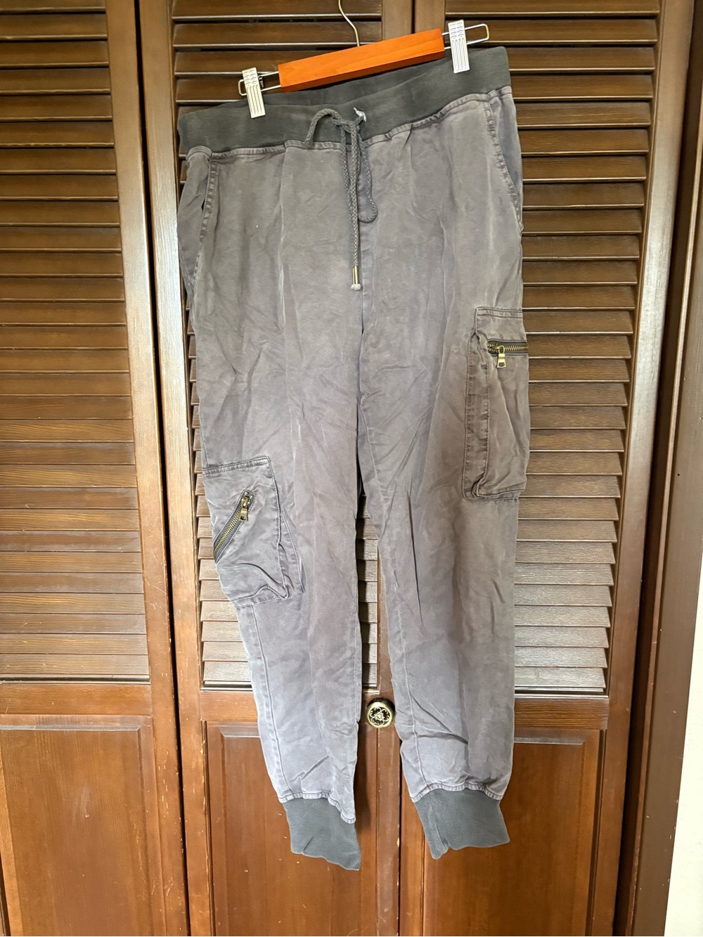 Women’s Cargo Jogger Pants in Charcoal Gray